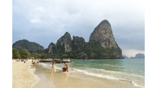Railay Beach, Krabi là địa điểm lý tượng dành cho du khách ưa mạo hiểm
